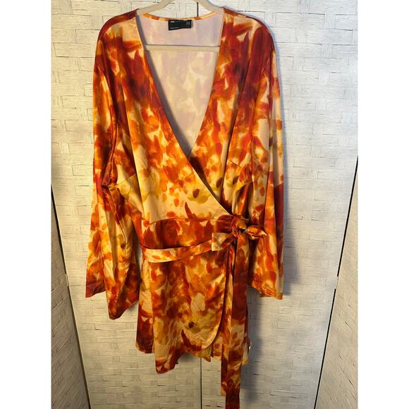 ASOS DESIGN Curve satin long sleeve wrap front mini dress orange abstract print - Picture 1 of 14